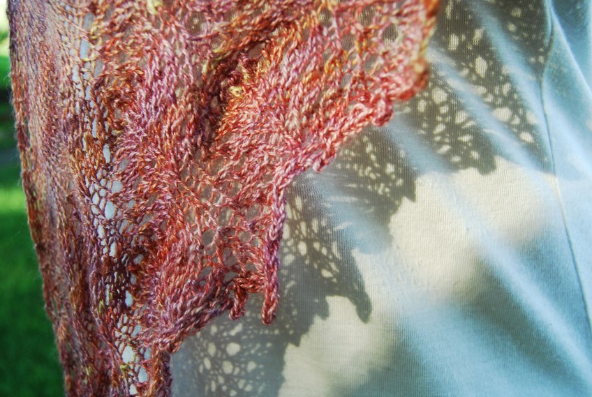 Painted Plumes shawl detail_JahDoily Knits